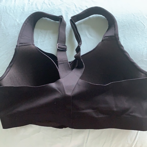 Victoria’s Secret high impact sports bra - Picture 6 of 6